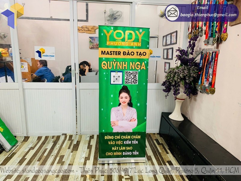Ưu thế nổi bật của standee cuốn hộp nhôm Thiên Phúc